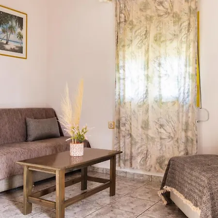 Ikaros Apartment